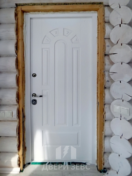 Входная дверь с МДФ для деревянного сруба