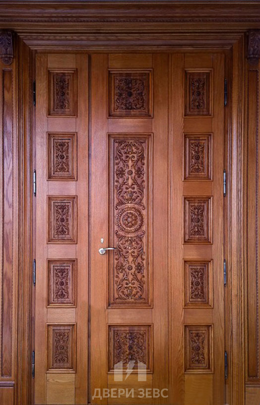 Входная металлическая дверь Арахтос с зеркалом